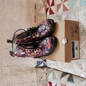 Doc Martens Floral Mix boots Size 39